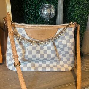 $1250 🅿️🅿️ Louis Vuitton Siracusa MM